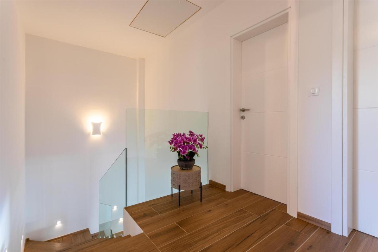 Villa Manhattan Dobrinj Esterno foto