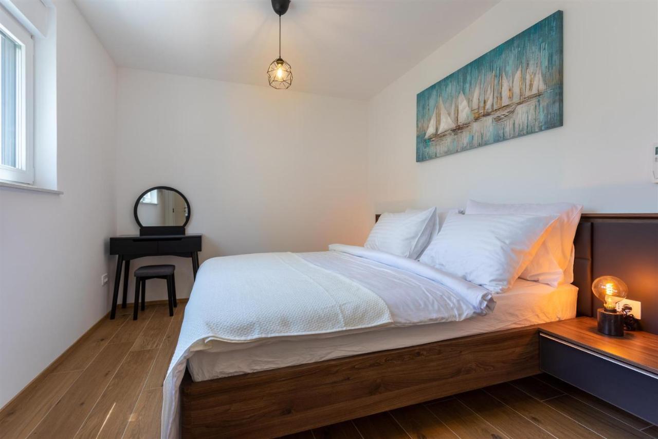 Villa Manhattan Dobrinj Esterno foto